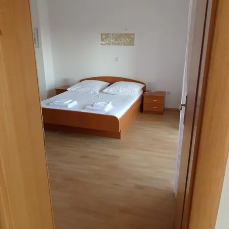 Anica Lejlighed Barbat na Rabu