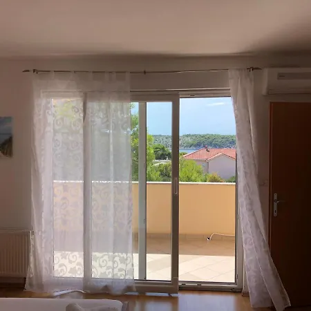 Anica Lejlighed Barbat na Rabu